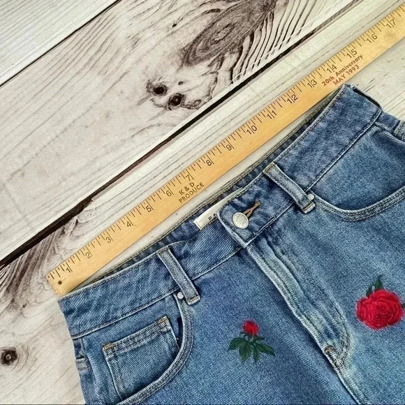 PacSun Denim Jean Mini Skirt Roses Embellished 0/2 - Picture 8 of 10
